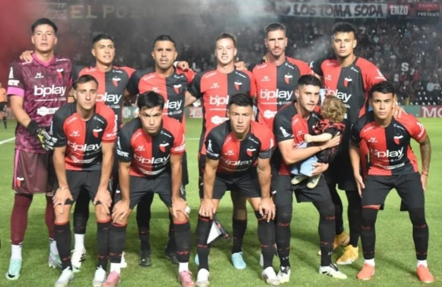 De los 8 de arriba
El dragón con 3 V. de visitante es el que mas ganó en esa condición,hoy visita a Racing.
Los Andes con 2 V. fuera del Gallardon.
Luego están Dep Moron, Madryn,Bolivar,Godoy Cruz y Colón con 1 triunfo de V. cada uno.
San Miguel no ganó de V.