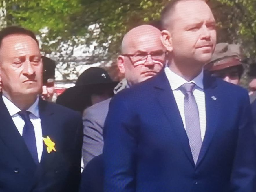 waldemar k tweet media