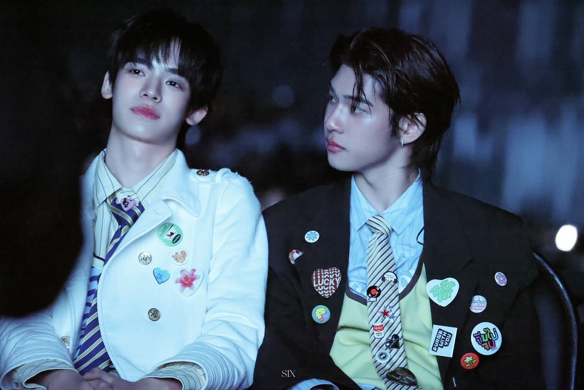 𝐒 𝐈 𝐗 tweet media