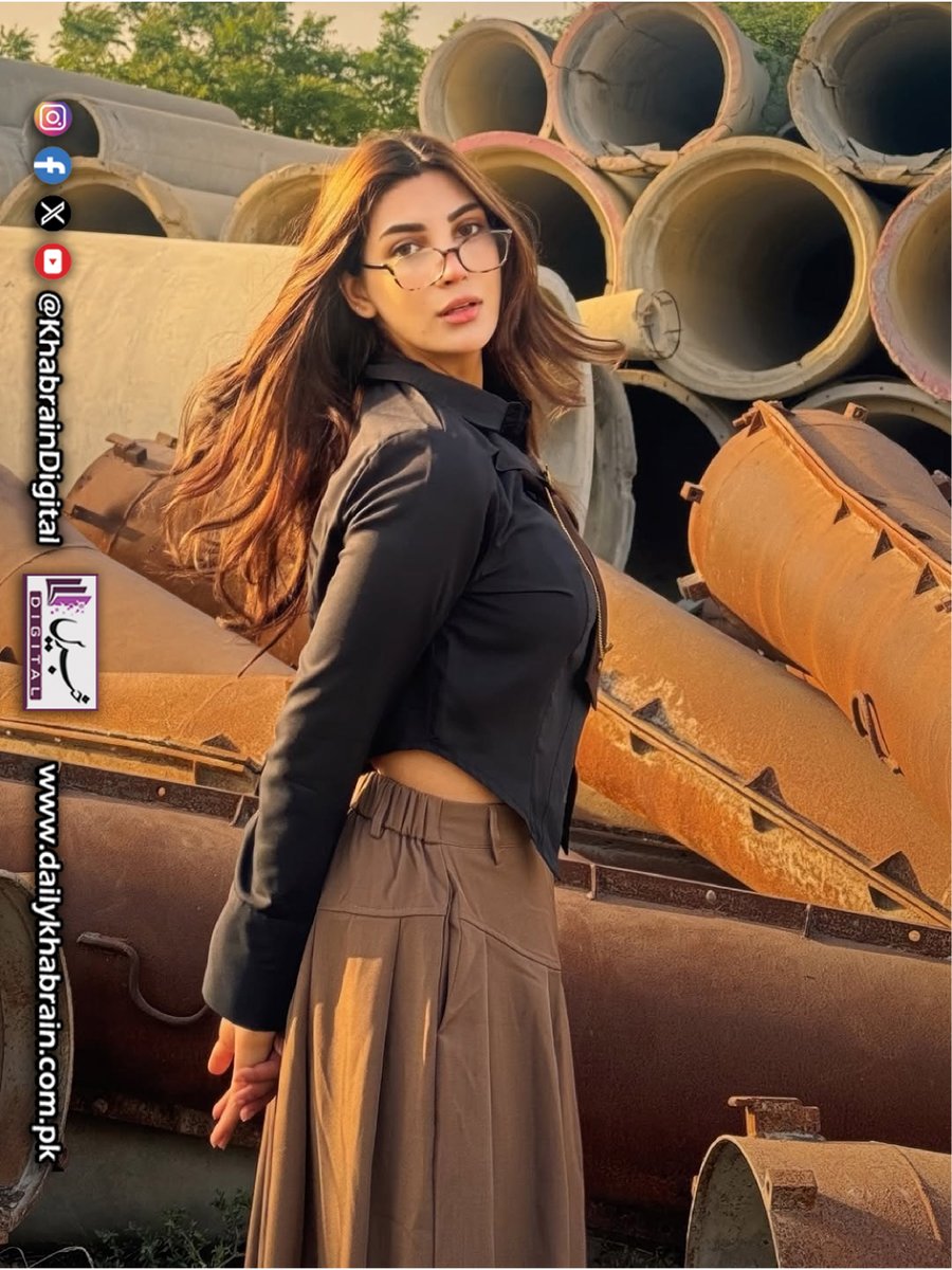 daily_khabrain's tweet image. Nazish Jahangir 
On the set

#KhabrainDigital #NazishJahangir #OnSet #BehindTheScenes #Showbiz #PakistaniDrama #Entertainment #CelebrityLife #ShootingDays