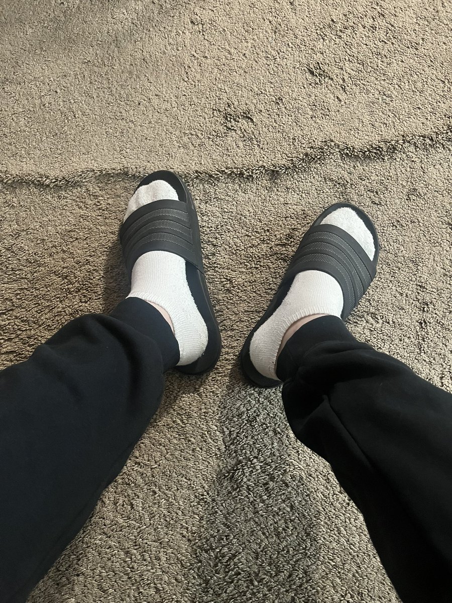 jadendaly's tweet image. Playoff Orlando means the Magic fan brings out the throwback. Not expecting to beat the Pistons, honestly, but just hoping it ain’t a sweep.

Two sets of gameday kicks with the T-Mac jersey today…probably gonna start in the blue and see how it goes. Happy Sunday, y’all. #KOTD