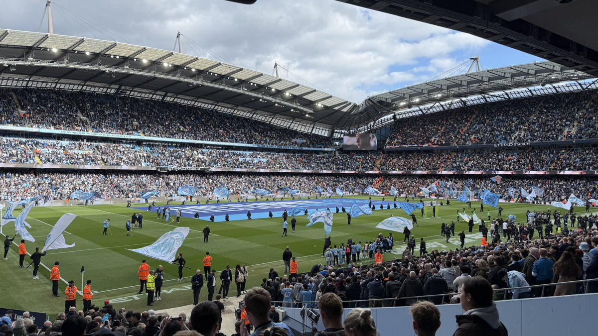 cpaulthorn's tweet photo. Great afternoon’s entertainment #mancity https://t.co/O8IWU2Of68