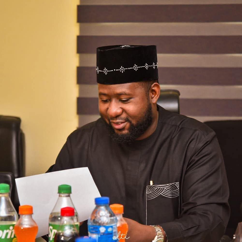 DA DUMI-DUMI: Ɗan Gwamnan Bauchi Ya Tallafa Wa Matasa Da Naira Miliyan 30 Don Karfafawa Sana’o’i

Shamsuddeen Bala Mohammed, ɗan Gwamnan Jihar Bauchi, ya raba tallafin kuɗi har Naira miliyan 30 ga matasa a ƙananan hukumomin Alkaleri, Kirfi da Toro domin karfafawa sana’o’insu.

An