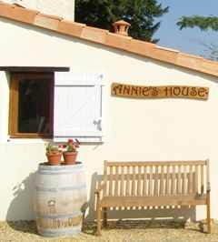 france_images's tweet image. Domaine de la Bellevue' providing chambre d’hote, table d’hote and a ‘Vineyard Discovery’, wine tours buff.ly/tEguczt 

#France 🇫🇷 #travel #holiday