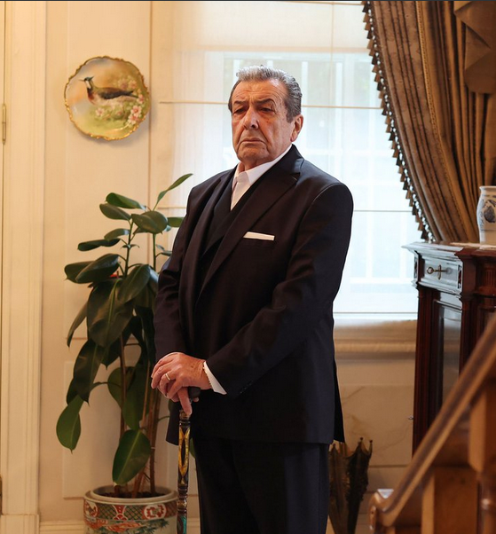 Turkish series & movies in Greek tweet media