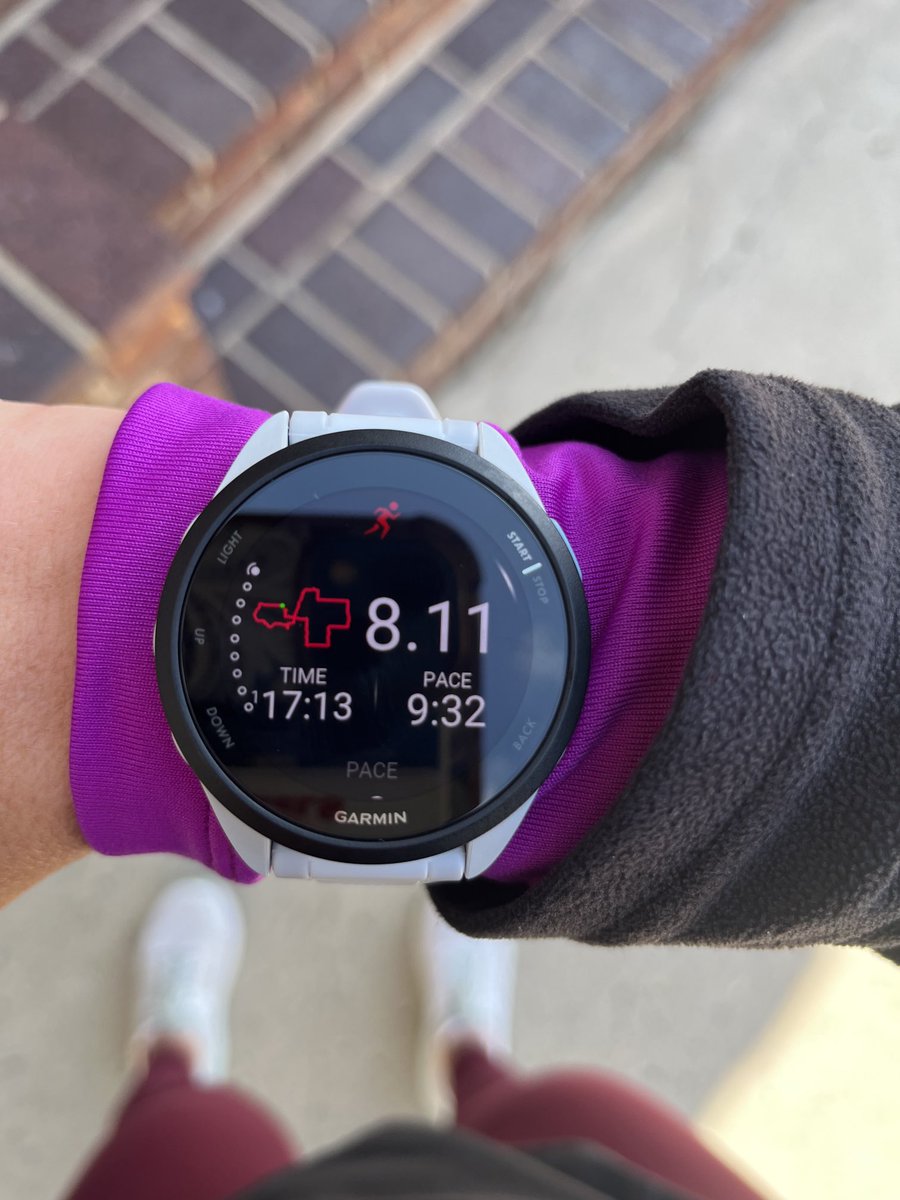 LindsayIRL's tweet image. It’s not the cold, it’s the wind. - File under “Most Midwest thing ever said.”

For real, I love chilly temps &amp;amp; am hanging onto winter as long as I can…that wind tho 💨 brutal!

#marathontraining #running #workout #wellness #fitness #exercise #healthyhabits #gratitude