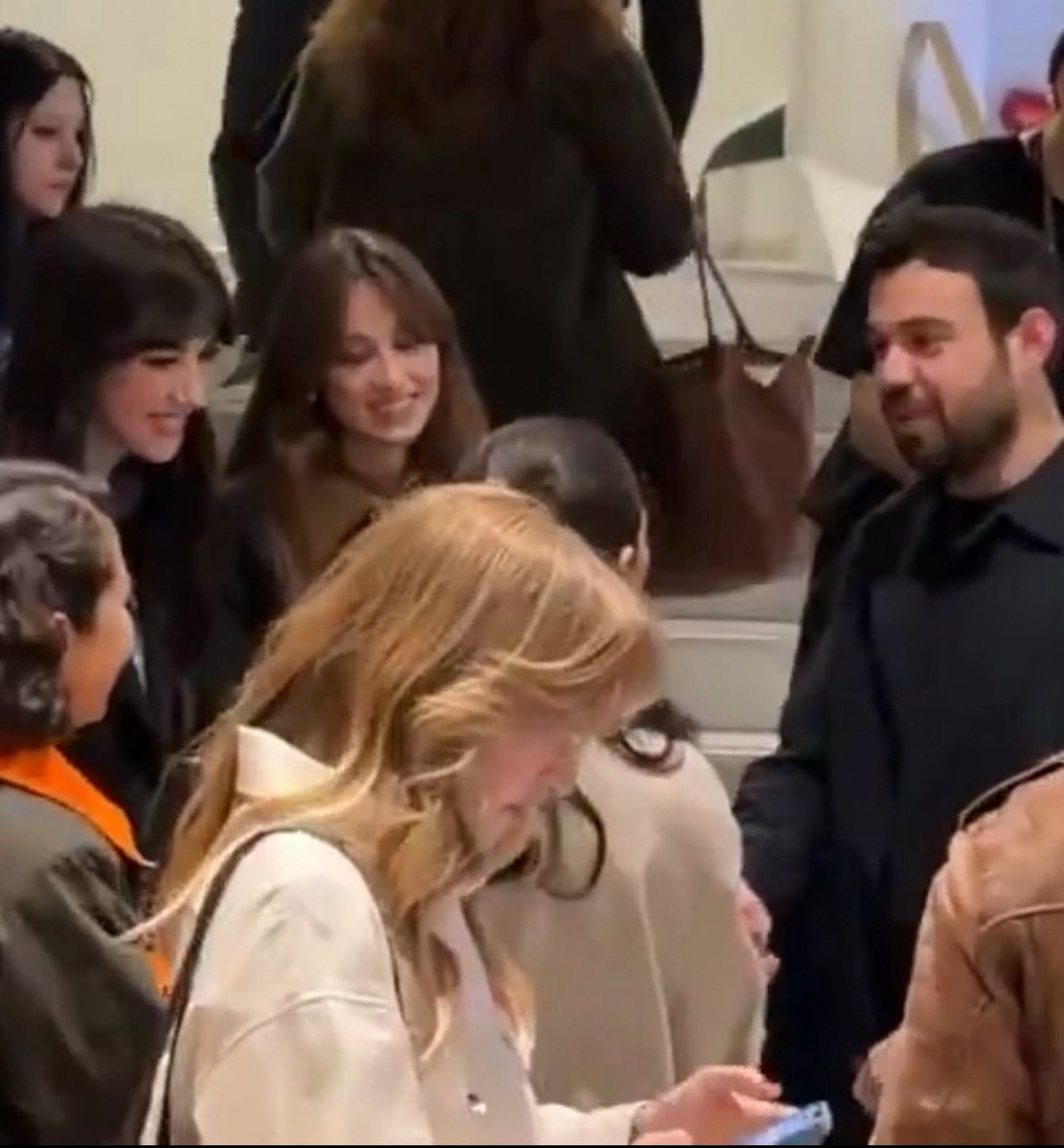 Some members  of Özgés family attended to the broadcast 💙
  #ÖzgeGürel #TheAnnesiNinja
       🫠✨🦋🖤