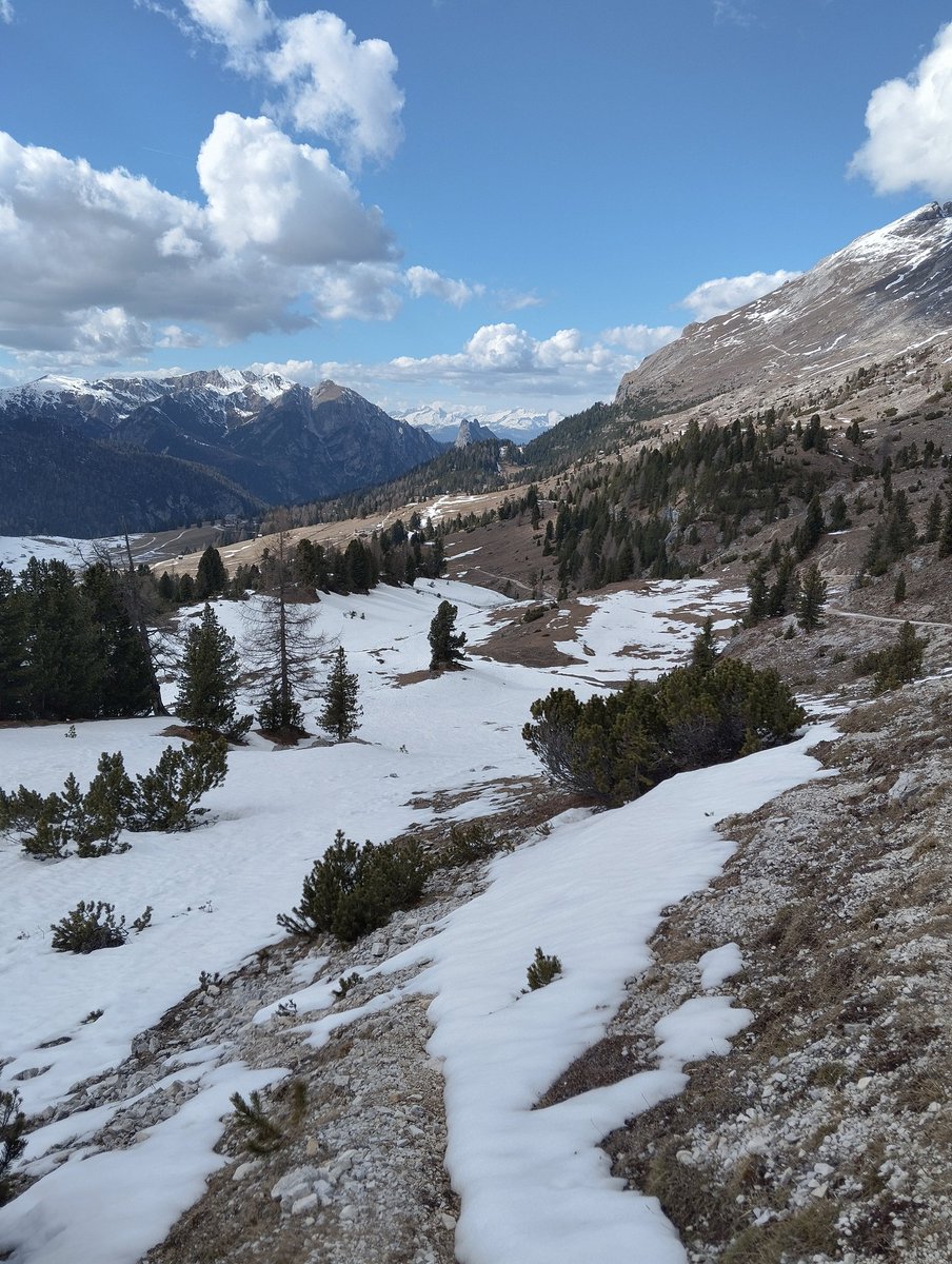 Bondmax16's tweet photo. Quelques images des Dolomites https://t.co/Zc68oA6yjF