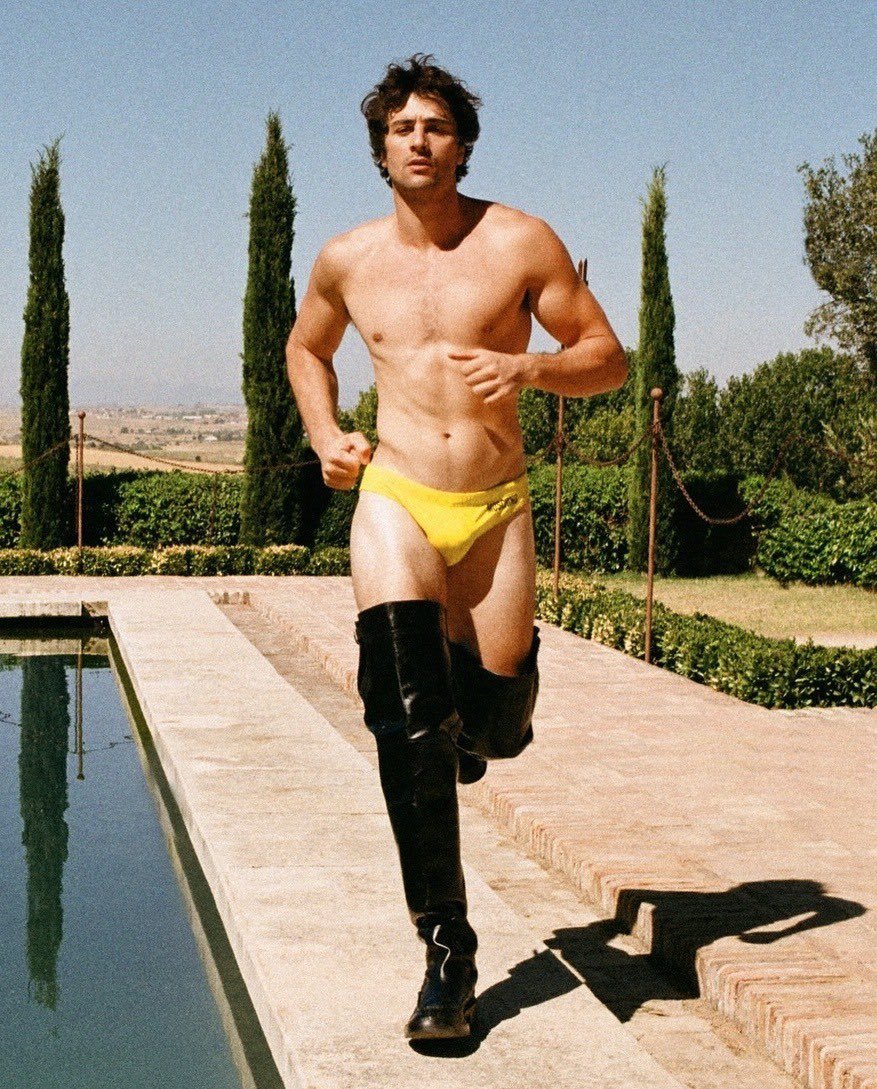 TheGayEdit's tweet photo. Agustín Della Corte for GQ México 😍 https://t.co/wBYleT46p0