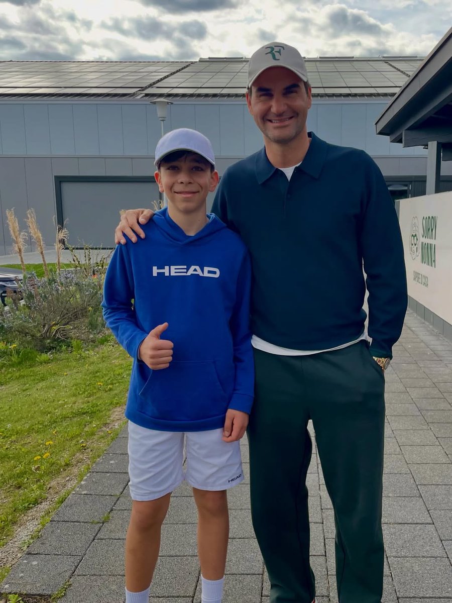 norinchi_df's tweet photo. Roger Federer somewhere in Switzerland🇨🇭😉
Could  it be Basel🤔
giannotta_matteo IG https://t.co/hNeipe4wQV