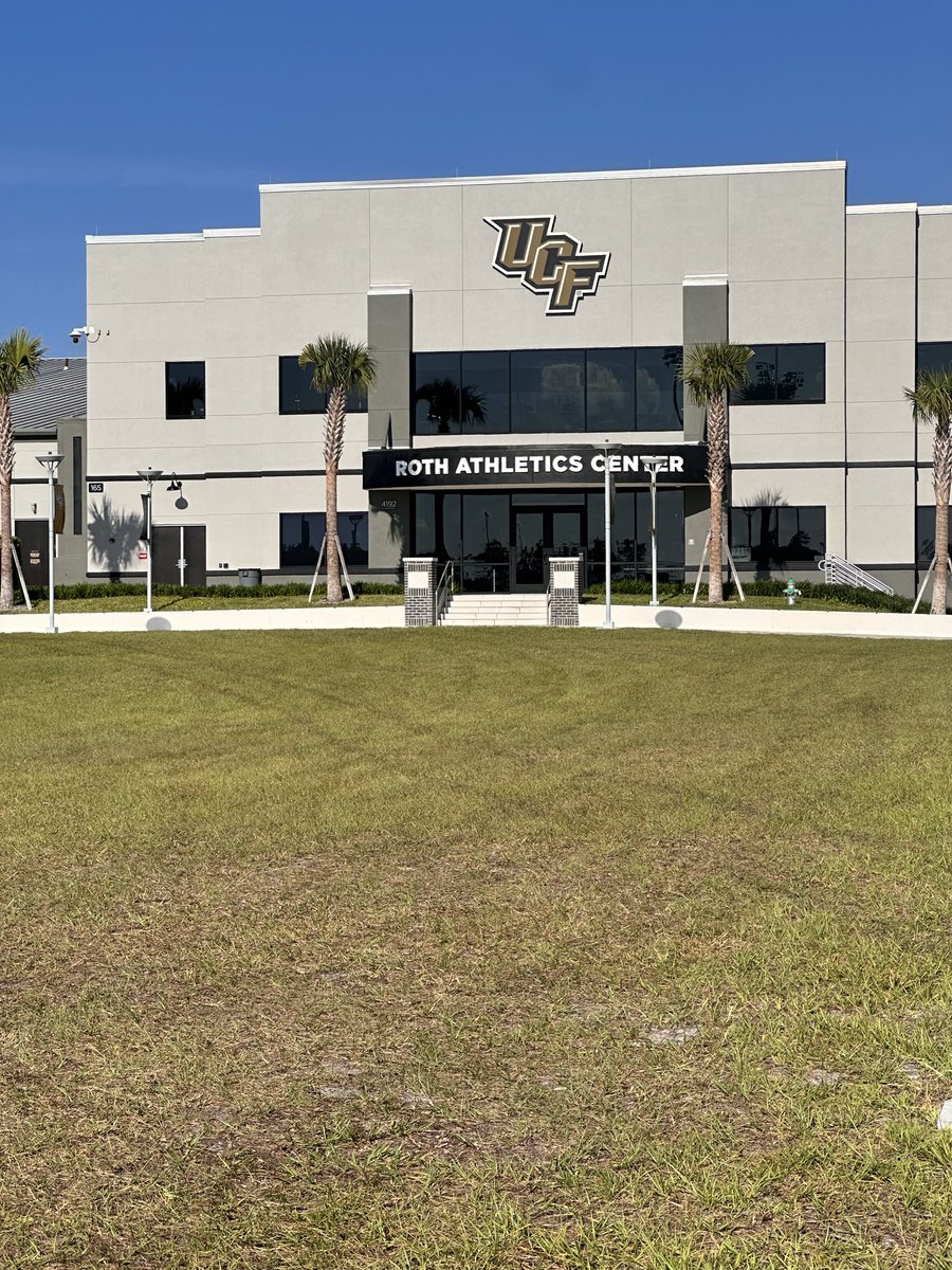 JavionJordan205's tweet photo. Had a great time visiting @UCF_Football for their spring practice. Thank you @UCF_Football @Coach_Martin95 @coachdawsonucf @TMossbrucker @TMobusa @JuliusTrenches @BigSkippin_75 @CoachBryanLamar https://t.co/WPbBx8Igxe