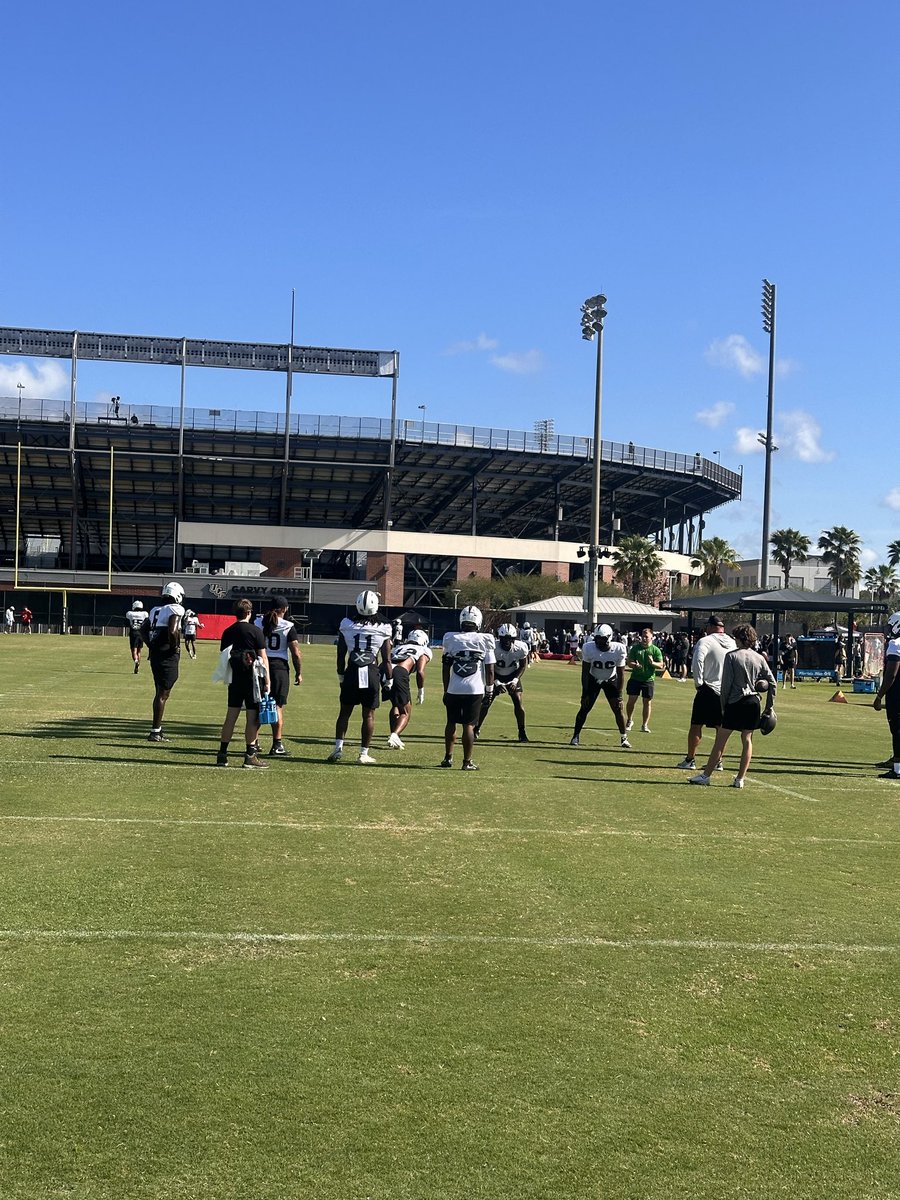 JavionJordan205's tweet photo. Had a great time visiting @UCF_Football for their spring practice. Thank you @UCF_Football @Coach_Martin95 @coachdawsonucf @TMossbrucker @TMobusa @JuliusTrenches @BigSkippin_75 @CoachBryanLamar https://t.co/WPbBx8Igxe