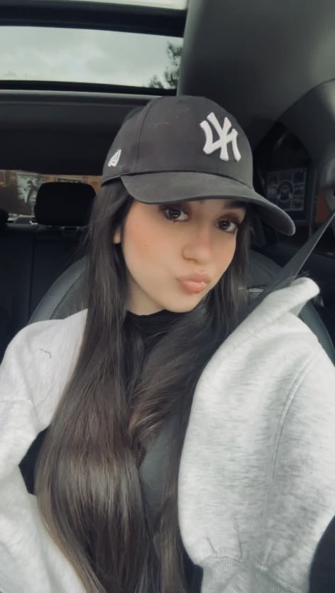 شــیرین tweet media