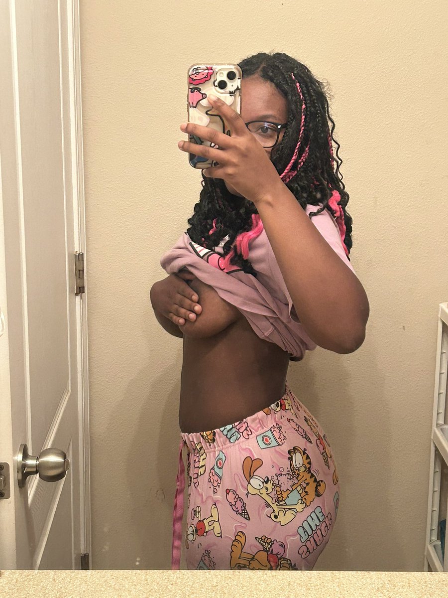 laila⋆. 𐙚 ˚❀*:･findom/femdom tweet media