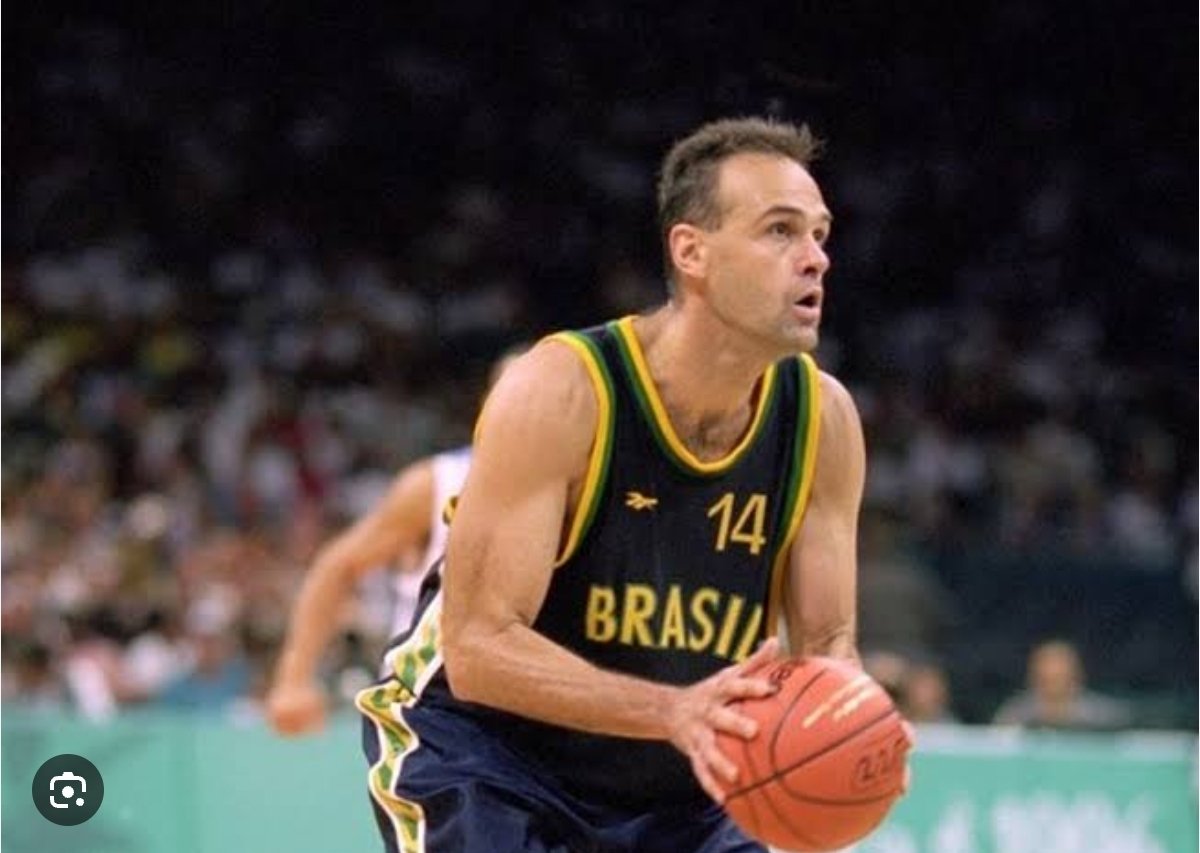 rrdmoreno's tweet photo. LUTO POR OSCAR SCHIMIDT UM GRANDE HOMEM NA QUAL HONROU ESTE PAIS COM SEU EXTREMO PROFISSIONALISMO NO BASQUETE. 
INFELIZMENTE DESTA PERDEMOS O JOGO.  O MÃO SANTA PARTIU. OSCAR FEZ PARTE DA MINHA JUVENTUDE.
À FAMÍLIA MEUS SINCEROS SENTIMENTOS. E QUE O SENHOR DEUS O ACOLHA EM LUZ. https://t.co/Gf4CisvXKJ