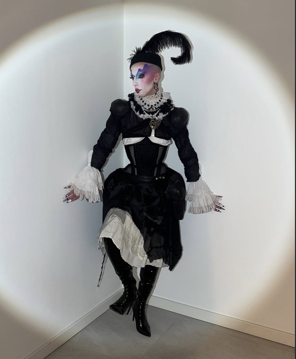 Drag_Crave's tweet photo. Hugáceo Crujiente looks fashionable for 080 Barcelona Fashion Week 2026 in Barcelona, Spain. https://t.co/IW7jkV15eC