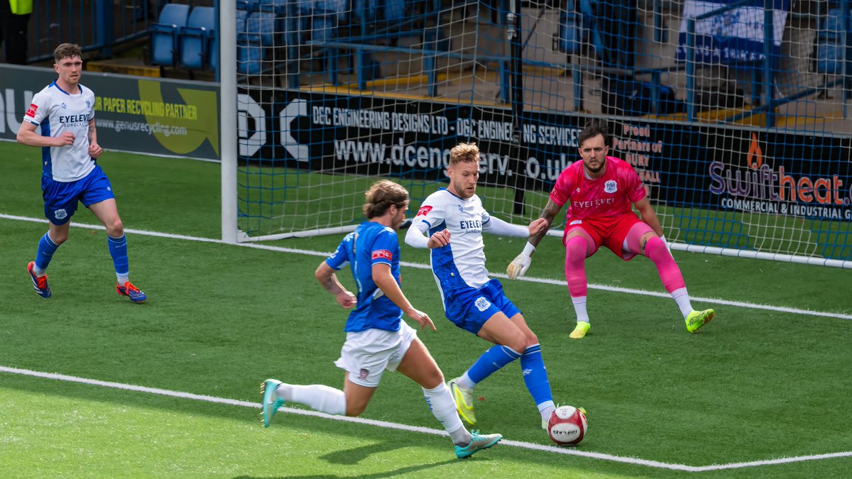GomboczSteve's tweet image. Bury defence keeping the goal safe during the match Bury v Witton Albion on 18/4/26. #BuryFC #PartOfIt @whitebluearmy @buryfcofficial #bfc140 #shakers