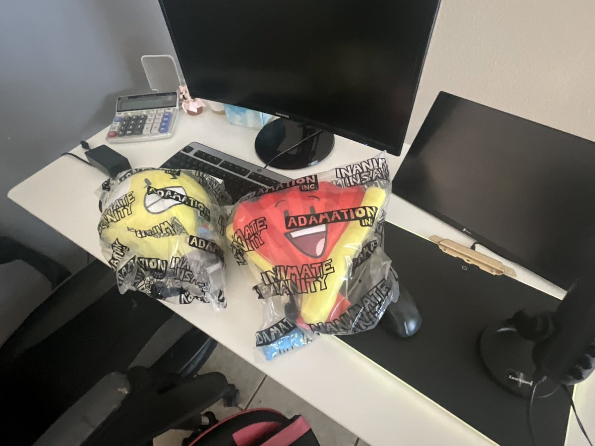 ChaoticMusicII's tweet image. I GOT THEM I GOT THEM I GOT EM AYAYAYAYAYAYAAYAYAYAYYAYAYY !! THE GALS ARE HERE !! #inanimateinsanityplush #plushies