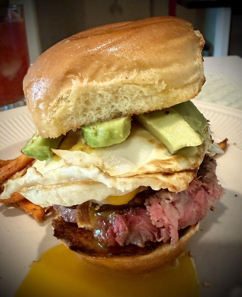 mlzema's tweet image. #TwitterSupperClub
#SundayBrunch Clean Out The Fridge Edition!

Steak &amp;amp; Eggs Slider w/T-Bone Steak, Sautéed Mushrooms, Avocado, and a Sunny-Side-Up Egg on a toasted Brioche Bun
Sweet Potato Fries
Fresh Strawberries 
Bloody Mary