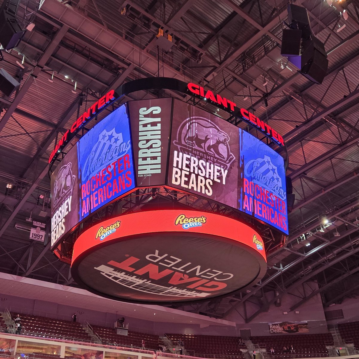 InterwebKath's tweet photo. Last game of the regular season! #AHL #hockey 🏒 #HBH https://t.co/BGrx6gBb6N