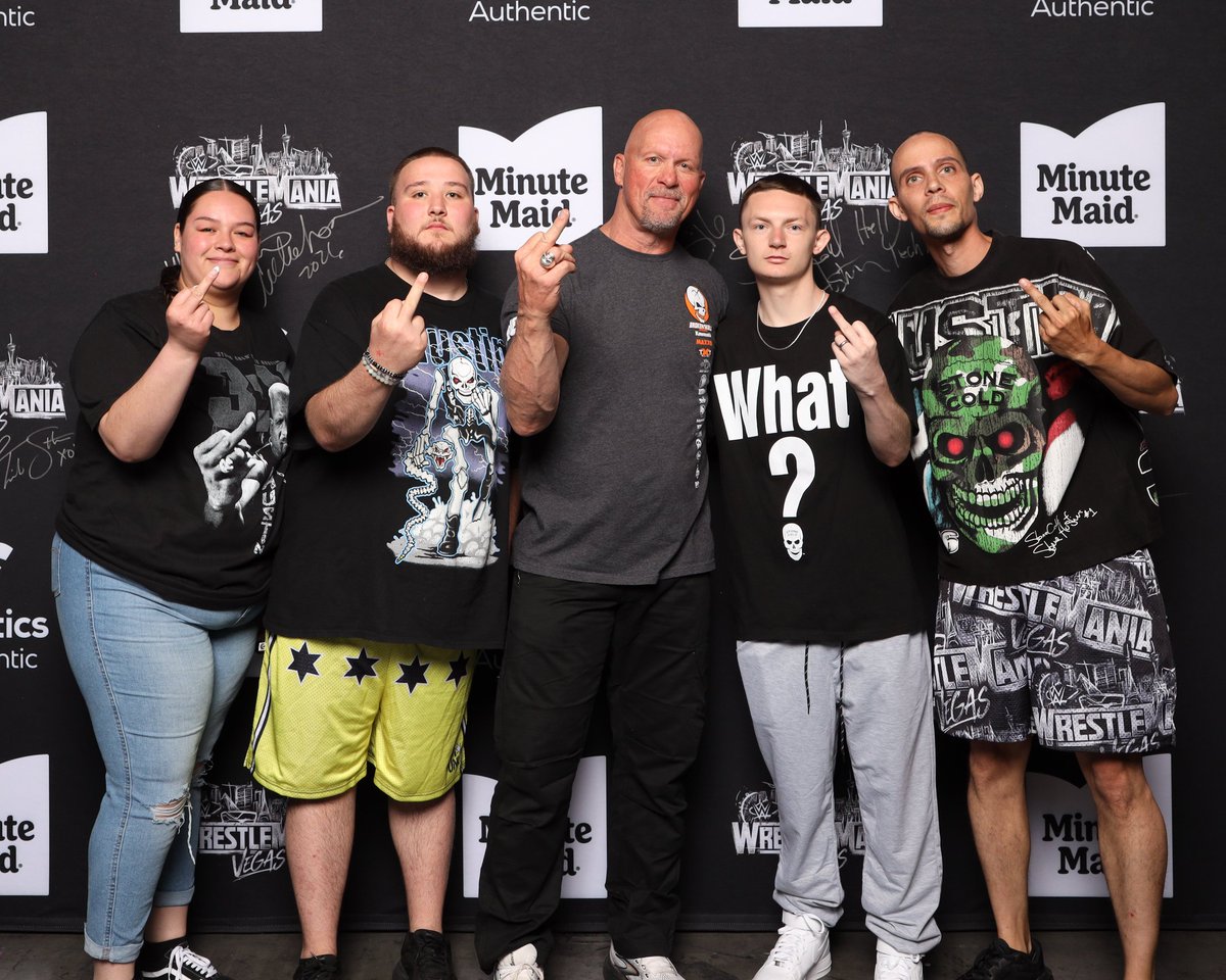bell2bellbanter's tweet image. The Bell To Bell Banter Podcast Meets Stone Cold Steve Austin!
#StoneCold #SteveAustin 
#WWEWorld #WrestleMania