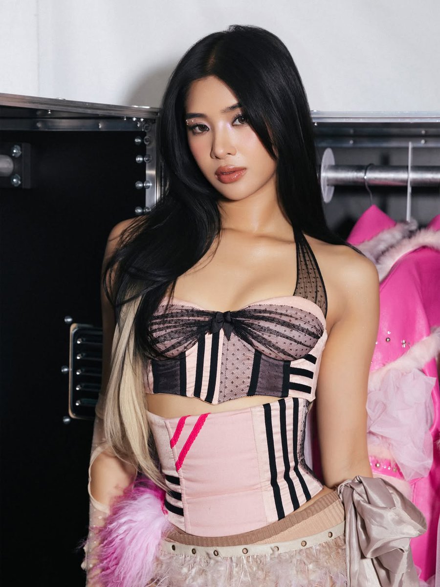 Megan e Sophia via Instagram do KATSEYE.