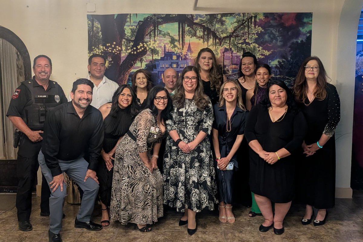Mrs_Flores_VVEC's tweet photo. Huge thanks to our amazing teachers for showing up &amp; supporting our students. You made Prom even more special! And shoutout to our sponsors, Ms. Moore &amp; Mr. Maldonado, for making it all happen.

Spartan pride all the way! 💫

#WeAreSparta #OneTeamMission https://t.co/IQVk2Bh41Y