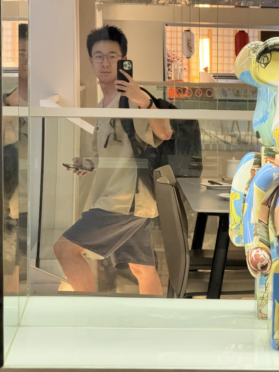 倾城一笑 tweet media