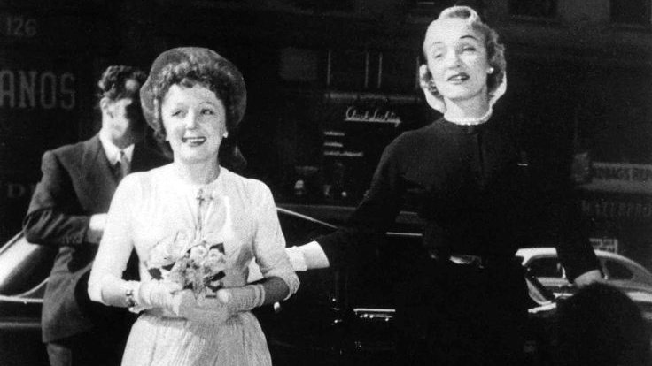 nada ⚢ tweet media