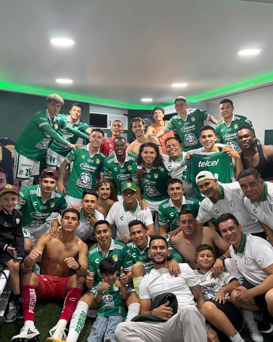 <a href="/adidasMX/">adidas México</a>