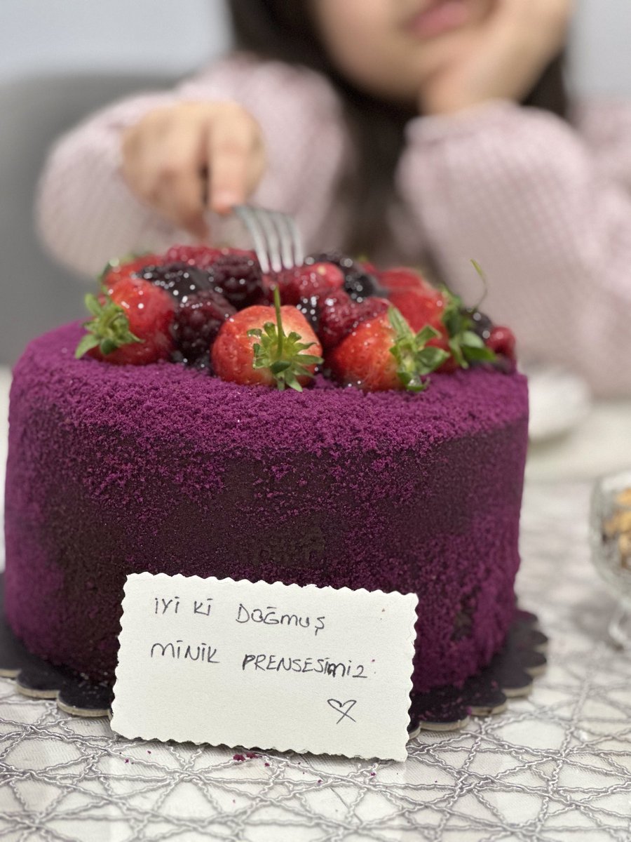 Müennes biri tweet media