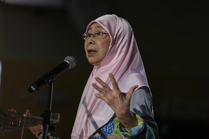 WilayahMy's tweet image. Wan Azizah Calls for Preventive Lifestyle Shift Among Creative Workers dlvr.it/TS6hXr #CreativeIndustry #HealthAwareness #PreventiveHealth #ArtisticLifestyle #CulturalWorkers