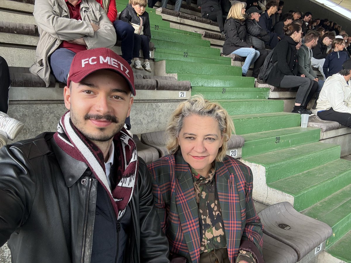 voinconmc's tweet image. Nous étions présents ce soir au stade pour soutenir notre club du @FCMetz face à @ParisFC 
3 buts encaissés, un résultat pour Metz qui jouera logiquement en L2 !
Les supporters sont désabusés, la fracture est bien réelle. 
#metz
#FCMPFC