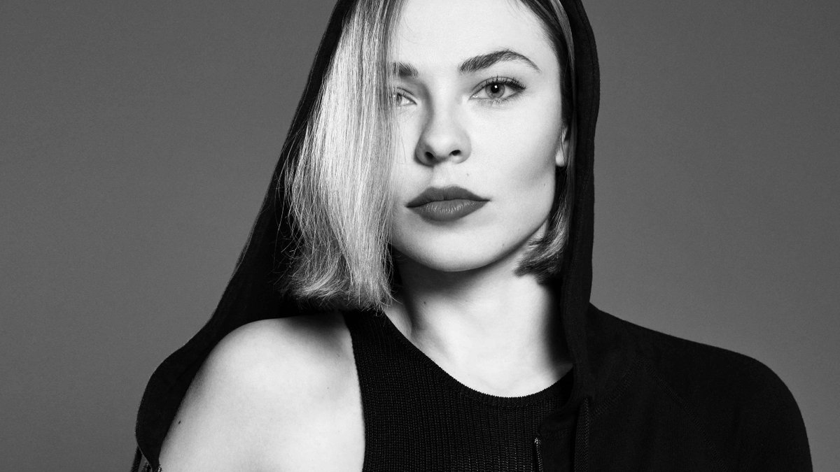 TheTechnoFreq's tweet image. #8 Nina Kraviz - Irkutsk, Russia. Genre-bending selector who brings acid, techno, electro, and trip-hop into one unpredictable set.

#techno #TheTechnoFreq #NinaKraviz