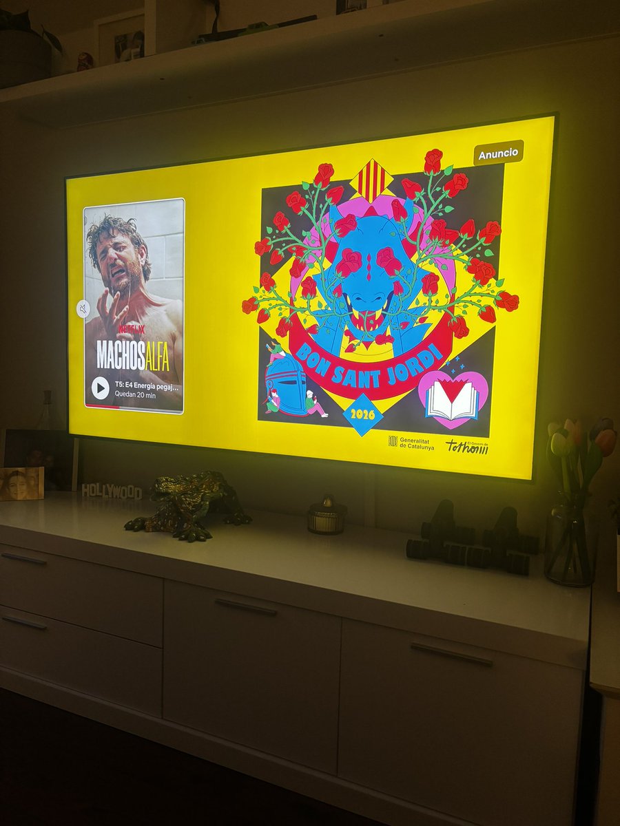 Ewidal's tweet photo. I mirant @netflix ….. et trobes publi d @gencatdigital @gencat 
@estapassanttv3 
#EstaPassant🫢 
@elmonarac1 https://t.co/bT5saXg2tt