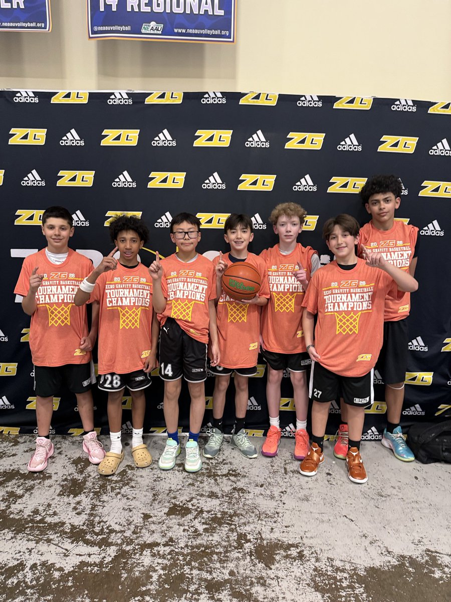 zg_newengland's tweet photo. @B2LAAU are your boys 6th grade international maroon champs. They finish the weekend 4-0 in dominant fashion!!#ZGGoldRush https://t.co/5ntjdeeb2O