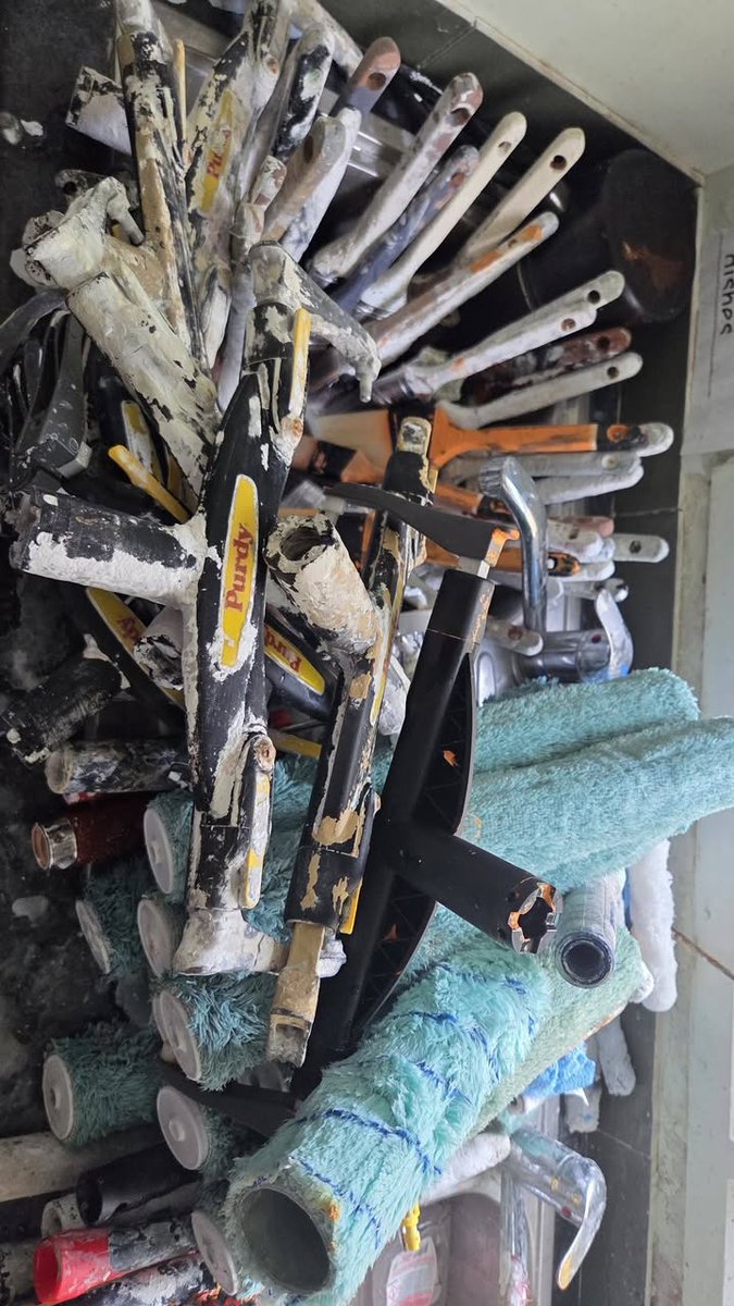 DecoratorsU's tweet photo. 4 hours of my life that I’ll never get back…

#decorator #painter #organise https://t.co/FBoCpuZWJw