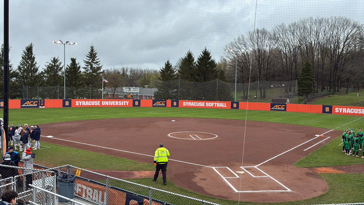 gabe_ewen's tweet photo. I’m here with @PeterRadosh at Skytop Softball Stadium for Syracuse’s weekend series finale against Notre Dame. First pitch is in 10 minutes. I’ll have live updates for @DOsports https://t.co/EKPzZCg3eI