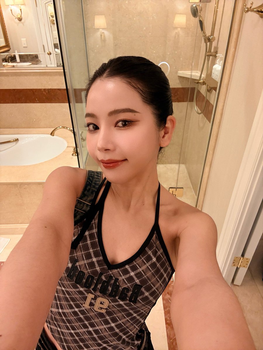 KimSolarBR's tweet image. 📸 12.04.26 | Nova foto da #SOLAR no 💌.

#솔라 #MAMAMOO #마마무 @RBW_MAMAMOO