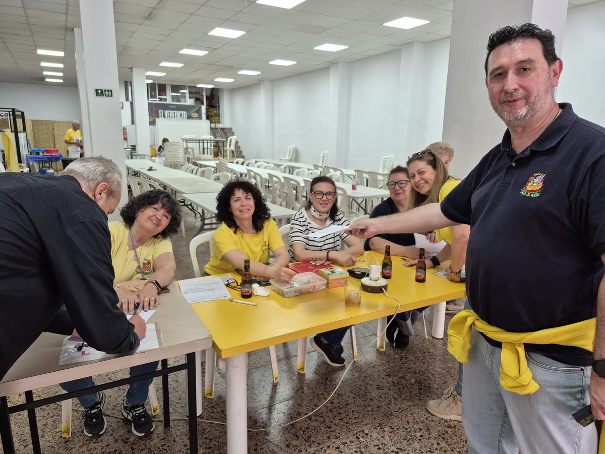 FallaYecla's tweet photo. Os dejamos unas instantáneas y video del Quito y Tapa, la apuntà y de la comida. Gracias a todos por venir. https://t.co/SXv8qlTtWm