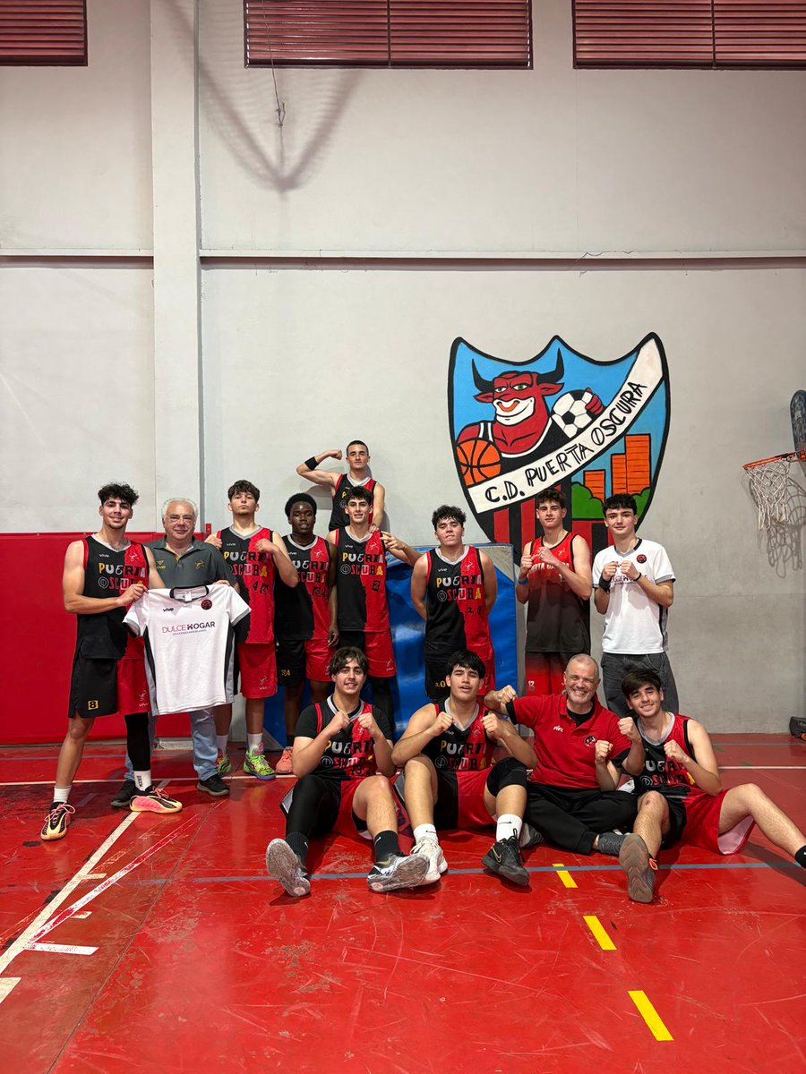 BayoKane's tweet photo. Victoria en el dark door arena 🖤♥️🏟️

Chute de moral a un vestuario que pronto enfrenta el tramo más duro y emocionante de la temporada 😼💪🏿

Vamos equipo‼️ @CDJPuertaOscura https://t.co/aPaSRE31sb