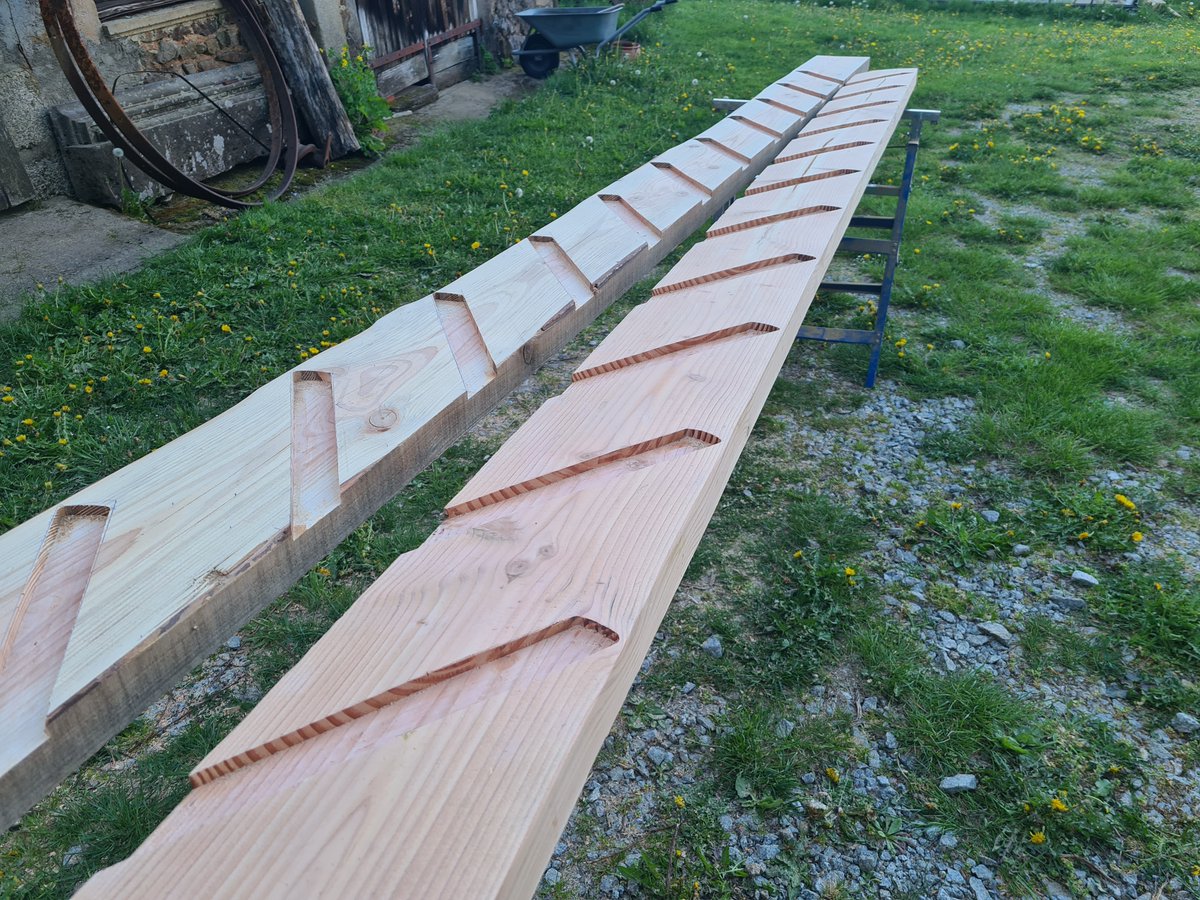 Heerlijkheyd's tweet image. Vandaag begonnen met een trap maken....Het exact uitrekenen van de hoek en de hoogte van de treden is altijd het meest precieze werk, altijd -tig keer narekenen!!😀
#Frankrijk #verbouwtweet #trap