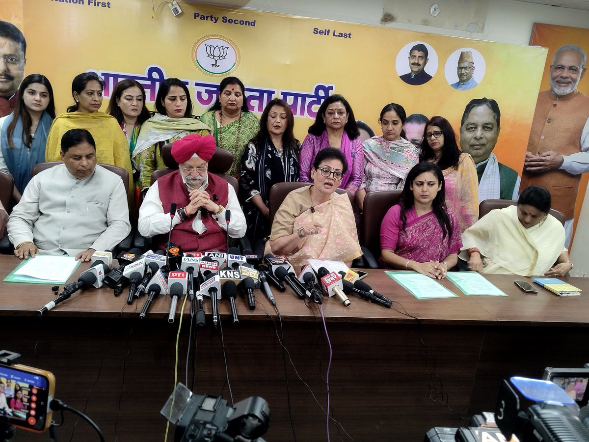 #PressConference addressed by Minister of Petroleum and Gas of India Sh <a href="/HardeepSPuri/">Hardeep Singh Puri</a> ji and MP Rajya Sabha &amp; Former Chairperson National Commission for Women Smt <a href="/sharmarekha/">Rekha Sharma</a>  ji at Party Headquarter, Trikuta Nagar..
#NariShaktiVandan