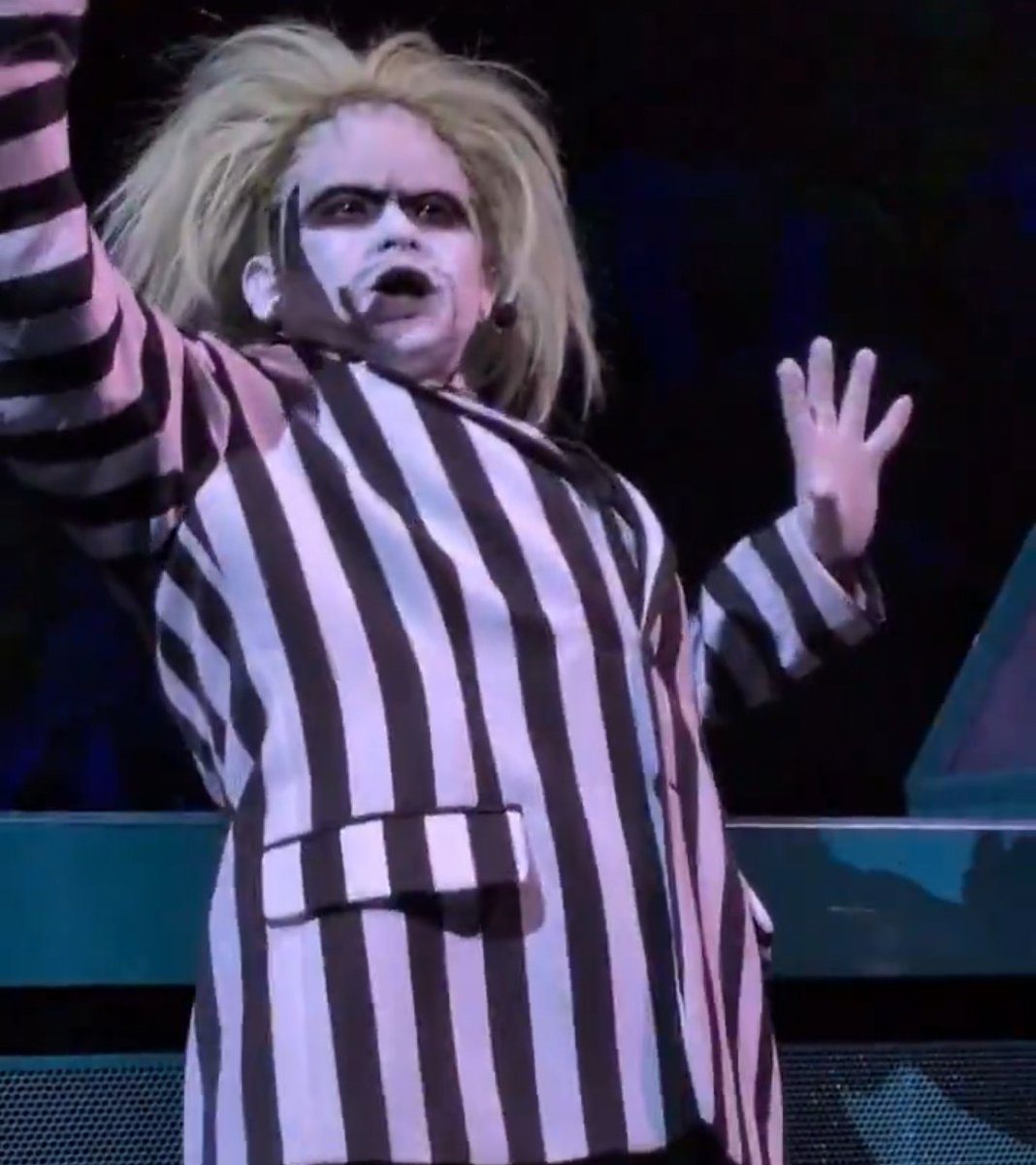 2z4g6swLsm42301's tweet image. こんな近くに来られたら
惚れてまうやろー‼️😆
⋯いやいやいや、元々ですやん
#ユニモン
#Ebisu
#USJファン