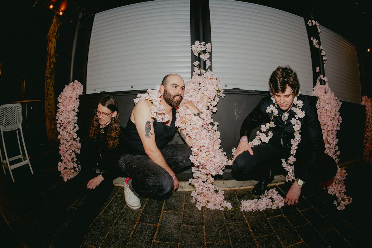 CausticCasanova's tweet photo. Thank you to the legends Dead Meadow, Cory Shane, the wonderful staff at Pearl Street Warehouse, Savage Party Shows, and all fans and friends, old and new, who came out to the show Wednesday! Feels good! It was an honor! 📸: Katie Simonian https://t.co/cBu3y39W0B