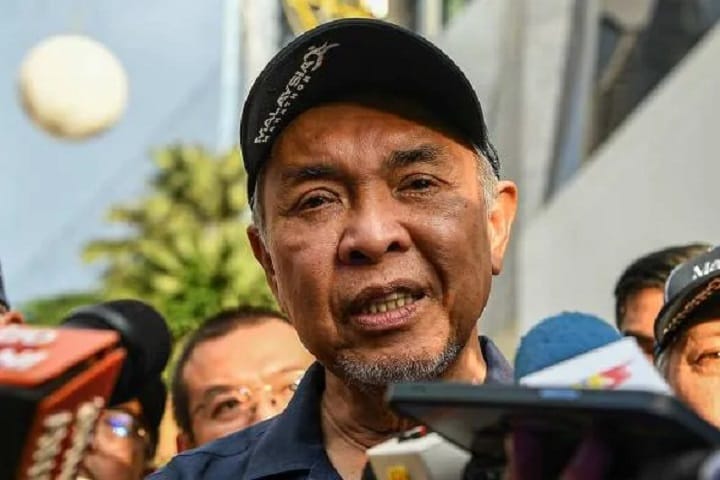 WilayahMy's tweet image. Zahid: Central Disaster Committee Steps In to Coordinate Aid for Thousands Displaced by Sandakan Fire dlvr.it/TS6hjx #DisasterRelief #EmergencyResponse #CommunitySupport #SandakanFire #HumanitarianAid