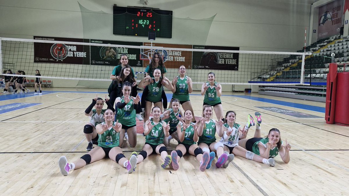 #MuğlaHaberleri Muğlaspor’un küçük sultanları lige zaferle başladı: Muğlaspor Küçük Kızlar Voleybol Takımı, Gelişim Küçükler Ligi’ndeki ilk maçında Muğla Gençlik ve Spor Kulübü’nü 3-1 mağlup ederek sezona galibiyetle başladı. dlvr.it/TS6hqr