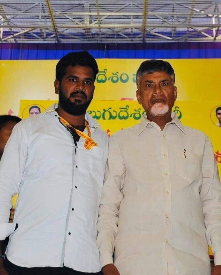 nameisdhanu's tweet photo. నవ్యాంధ్ర నిర్మాత, రాష్ట్ర ప్రగతిని పరుగులు పెట్టిస్తున్న విజనరీ లీడర్, ప్రపంచ వేదికపై తెలుగు జాతి కీర్తి పతాకాన్ని సగర్వంగా ఎగురవేసిన మన రాష్ట్ర ముఖ్యమంత్రివర్యులు,  మరియు నా ఆరాధ్య దైవం మాన్యశ్రీ Nara Chandrababu Naidu నా
గారికి హృదయపూర్వక జన్మదిన శుభాకాంక్రం
#HappyBirthdayCBN https://t.co/IimsAqrCL3