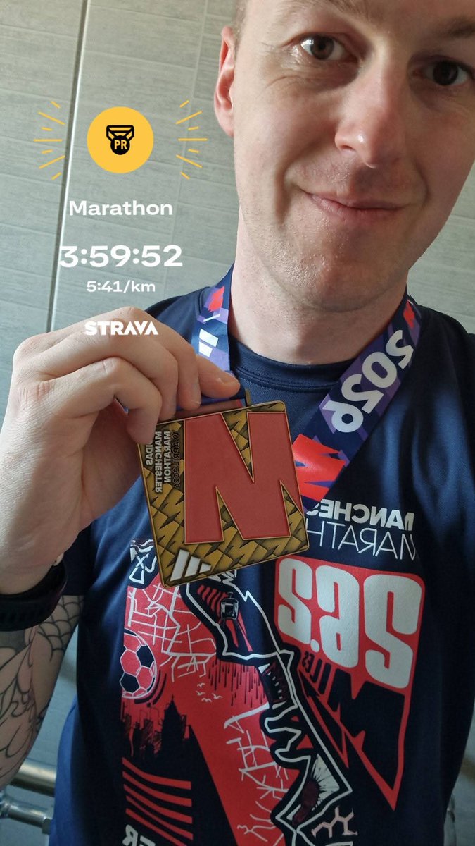 itsthatguybenji's tweet photo. Decided to join 42,000 on a little jog from Manchester to Altrincham and back*.

*Run a marathon

Amazing event again! Support from start to finish was incredible, amazing city #ManchesterMarathon https://t.co/THXE2EREl3