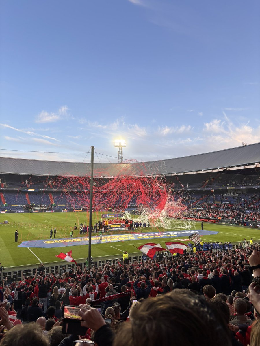 Gefeliciteerd vrienden❤️